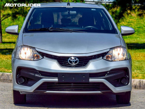 Imagen 8 de 25 de Toyota Etios X-b 1.5 Extra Full | Permuta / Financia