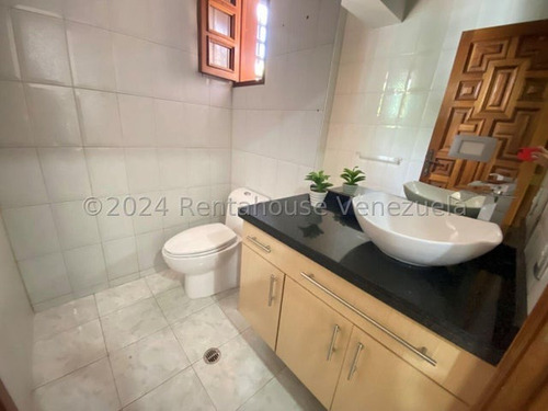 Venta De Imponente Casa Santa Paula