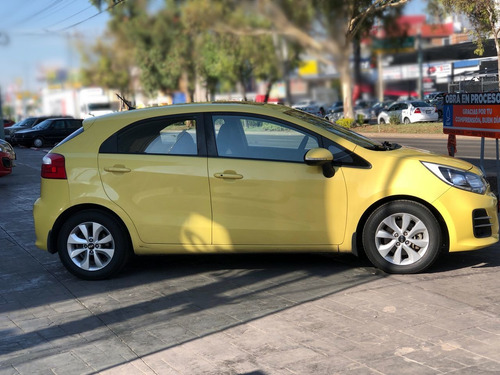 Imagen 11 de 15 de Kia Rio 5 Puertas
