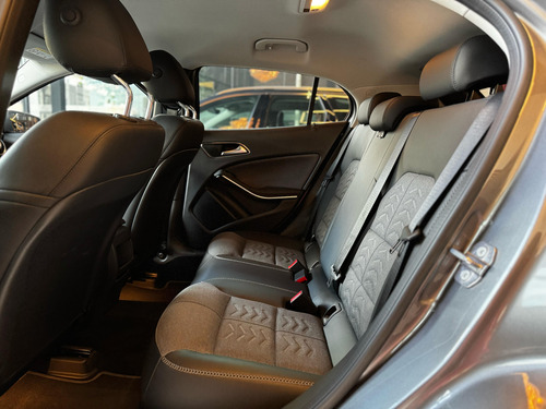 Mercedes-Benz Classe GLA 1.6 Style Turbo Flex 5p