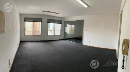 Apartamento - Centro Vivienda U Oficina, Porteria 24hs, A 1 De 18, Gc: Aprox 3.500$
