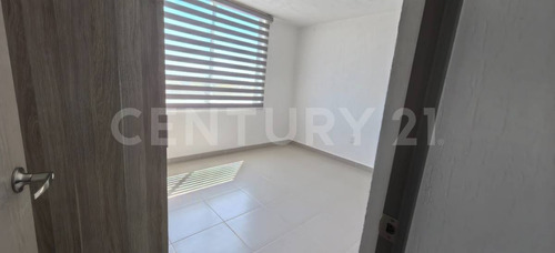 Casa Dúplex En Venta En Escobedo 12°80, Pedro Escobedo, Querétaro.
