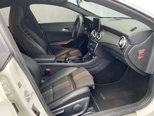 Mercedes-Benz Clase CLA 180 2017 1.6 Essential
