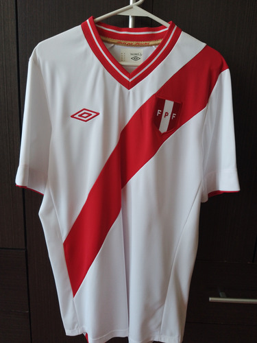 Jersey Perú Umbro Local 2013-2014 Talla M