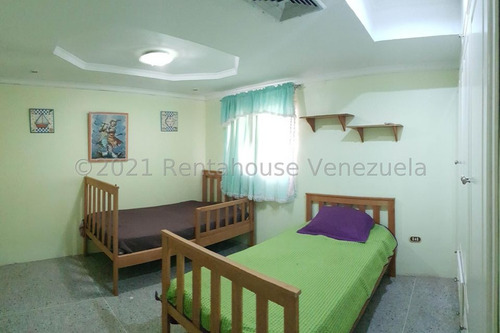 Imagen 13 de 18 de Hermosa Casa Ubicada En Urbanismo Privado Al Este De La Ciudad Y Con Vigilancia Permanente. 0412780070 Cod Mls 22-9662