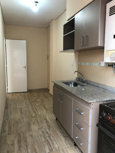 Imagen 6 de 13 de Departamento 2 Amb 2 Patios Banfield Residencial