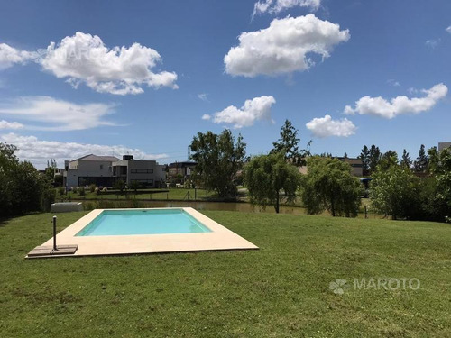 Imagen 17 de 22 de Casa En Venta En San Benito - Maroto Propiedades