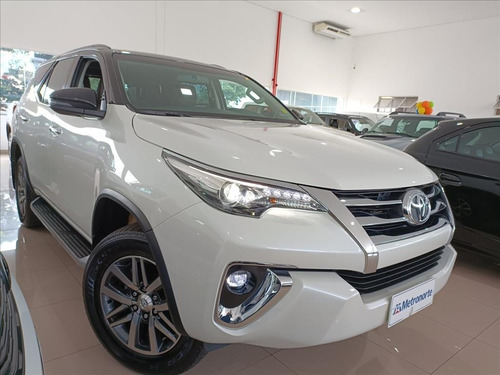 Imagem 3 de 10 de Hilux Sw4 2.8 Srx Diamond 4x4 7 Lugares 16v Turbo Intercool