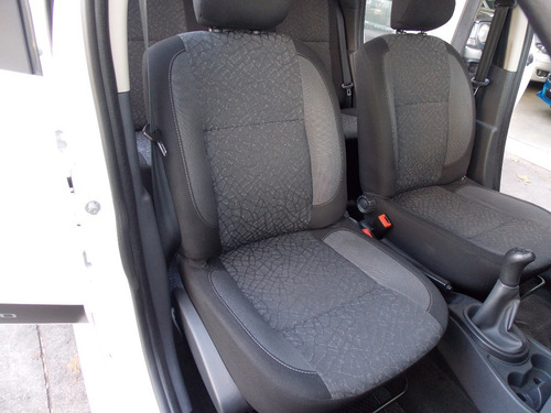 Imagen 11 de 15 de Renault Duster 1.6 Tech Road 2013 Carbone