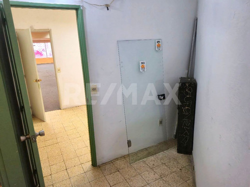Alquiler De Local Comercial En El Centro Yi Y 18