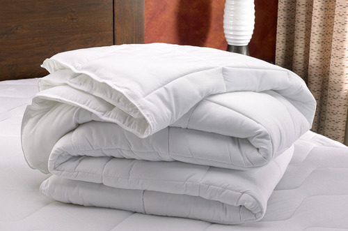 Plumón King Blanco Quilt 100% Fibra Siliconada + 2 Fundas Diseño de la tela Rayado