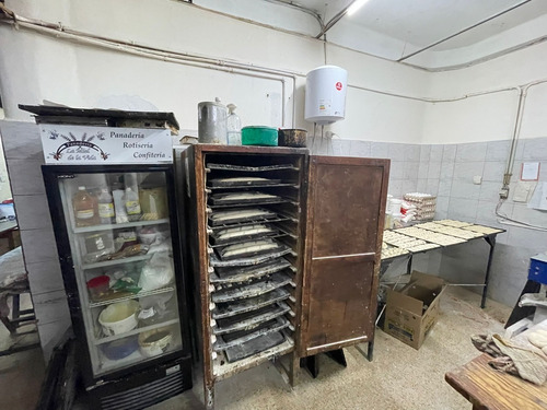Imagen 13 de 14 de Panadería Y Rotisería Macari Vende