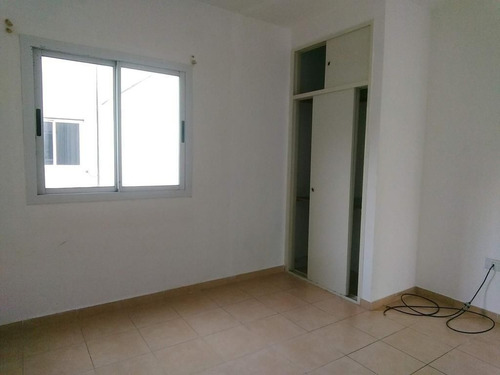 Imagen 6 de 7 de Departamento En Venta En Caseros