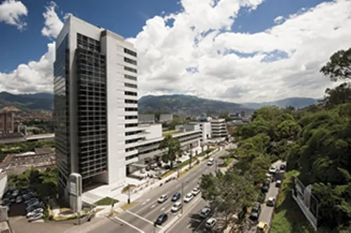 Oficina Ubicada Estratégicamente En La Avenida El Poblado En El Edificio Block Centro Empresarial