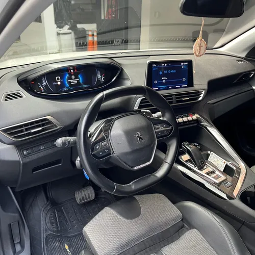 Peugeot 5008 ALLURE TP 1.6CC T 2021