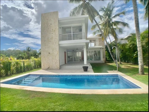 For Sale Villa A Pasos De Playa De 3 Habitaciones En Playa Nueva Romana 
