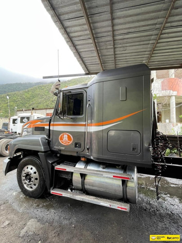 Mack Ch Camarote