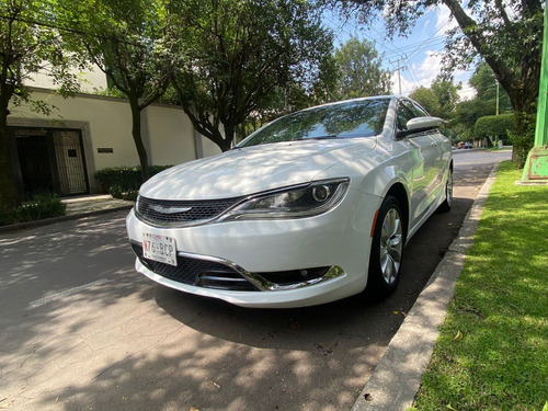 Imagen 1 de 12 de Chrysler 200
