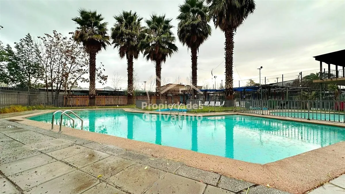 Imagen 2 de 22 de Depto En Venta De 2 Dorm. En Conchalí - Estacionamiento