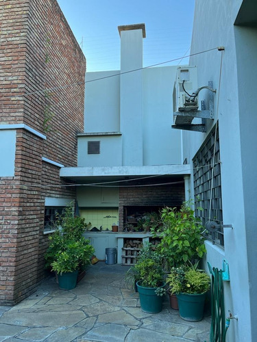 Imagen 2 de 26 de Importante Casa En Dos Plantas Para Vivienda, Oficinas O Pequeñas Industrias