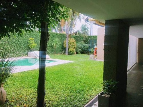 Casa (uso Comercial) En Venta, Cerro De Las Rosas. En Pleno Tejeda, Zona Norte