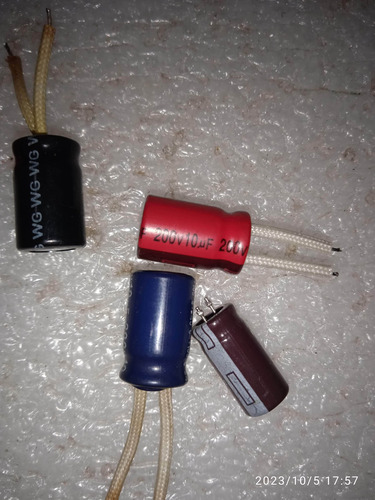 Condensador 200v 10uf 105° X2uds Somos Tienda Física (Usado)