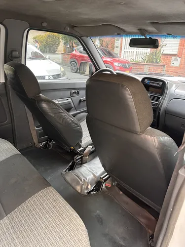 Nissan Frontier 2.5 Std D22 4x2