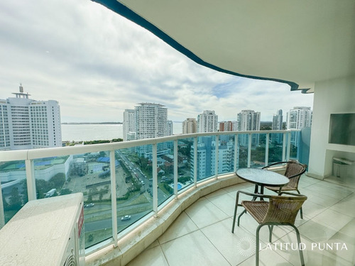 Imagen 2 de 23 de Apartamento En Casino Tower, 2 Dormitorios Y Medio - Punta Del Este Mansa