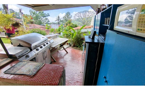 Casa En Venta Urb El Placer 5h/6b/3p Piscina