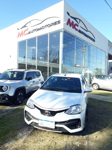 Imagen 3 de 9 de Toyota Etios Xs