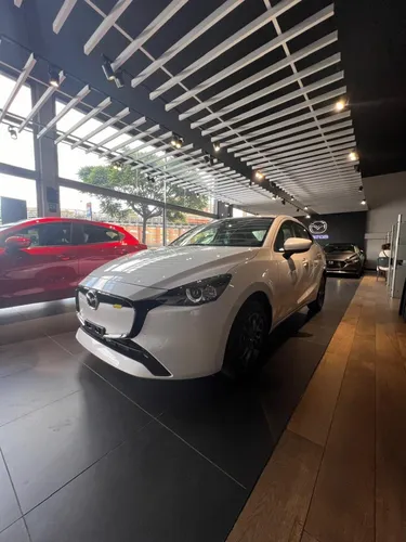 Mazda 2 Sedan Touring