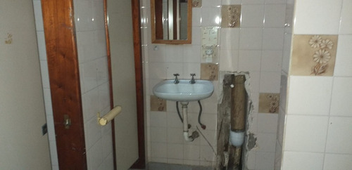 Local Con Vivienda En Venta En Remedios De Escalada Este