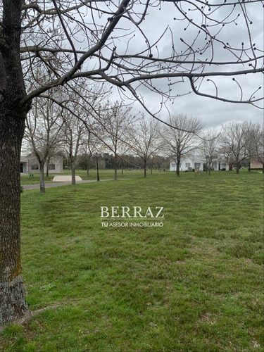 Lote Venta De 1311 M2 En Club De Campo Los Palenques Manzanares Pilar
