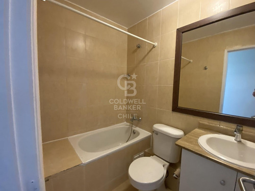 Remodelado En Condominio Bayona, Estacionamiento Y Bodega