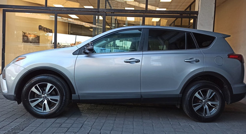 Imagen 4 de 15 de Toyota Rav4 2018 2.5 Xle At