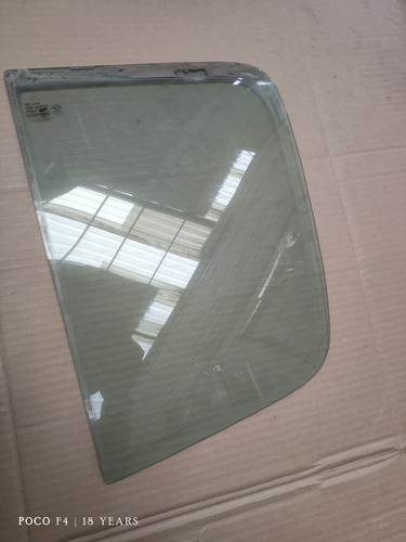 Aleta Cristal Trasero Pasajero Platina Clio 1.6 02/10 Origin (Usado)