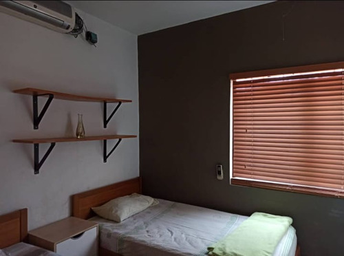 Townhouse En Villa Shirak Callejón Mañongo Frente Al Sambil.