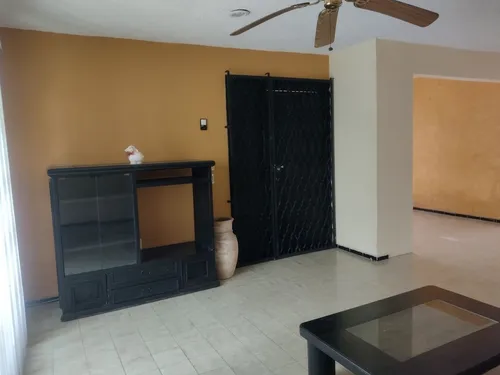 Casa De 1 Piso A La Venta, Frac. Floresta, Veracruz, Ver