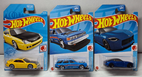 Hot Wheels Lote De 3 Vehiculos Varios 1/64 Nissan Pack 61 Celeste (Usado)