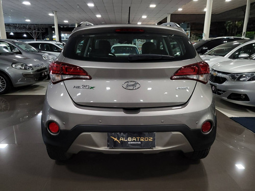 Imagem 5 de 14 de Hyundai Hb20x 1.6 16v Style Flex 4p Automático