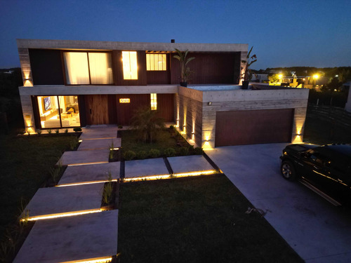 Casa Costa Esmeralda R1 5 Dormitorios !