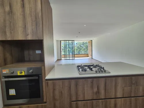 Apartamento En Venta En Altos Del Poblado. Cod V12449