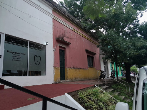 Vendo Casa Inigualable Por Arquitectura, Dimensiones Y Ubicación Privilegiadas!!!!!