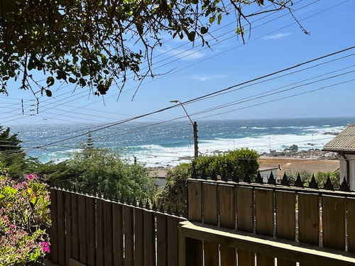 Acogedora Casa Con Vista Al Mar El Quisco