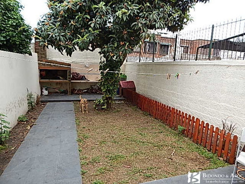 Imagen 10 de 10 de Casa En Padrón Único Con Cochera Y Fondo Sobre Av Millán