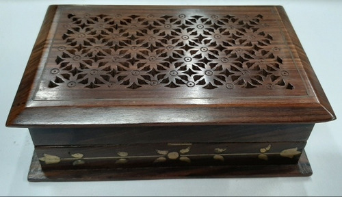 Caja De Madera Tipo Oriental Con Diseño 