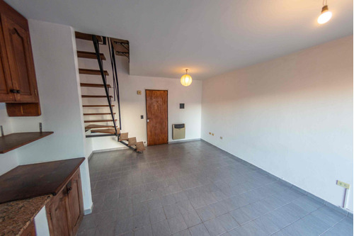 Venta Duplex De  2 Dorm La Plata