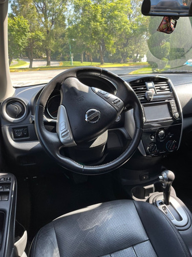 Imagen 2 de 9 de Nissan Versa Exclusive 2018