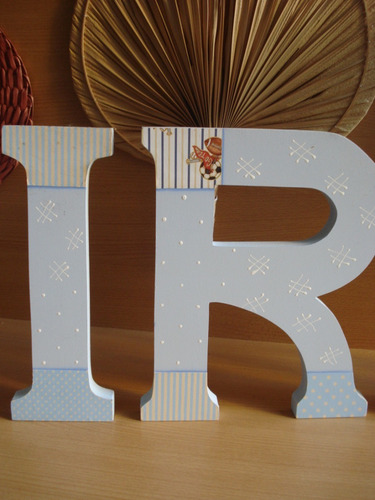 Letras En Fibrofacil Ciro 0, 25 X 0,19 X0,02 Cm