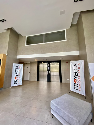 ¡moderno Dpto En Macul: 2 Privados, 1 Baños!